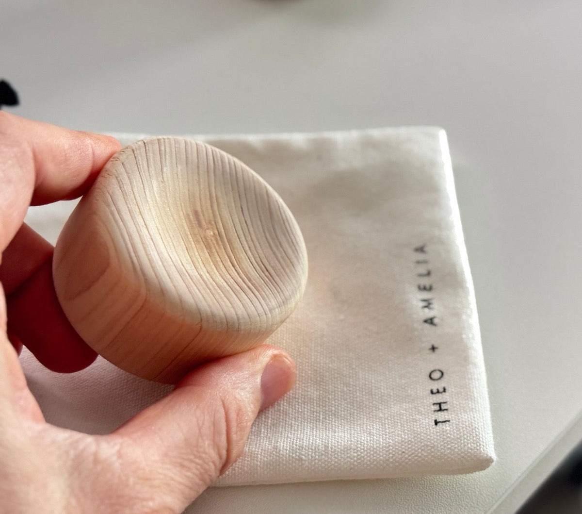 Wood Block vs Diffuser: Which Is Better for Hinoki Oil?
